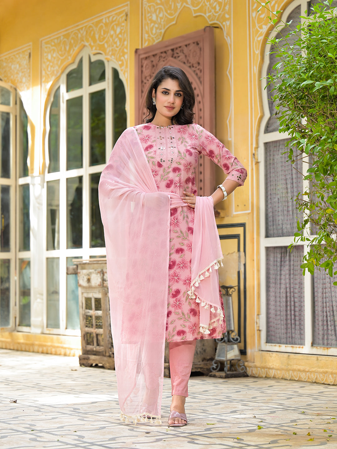 Blush Pink Floral Kurta Set With Dupatta - Elganza