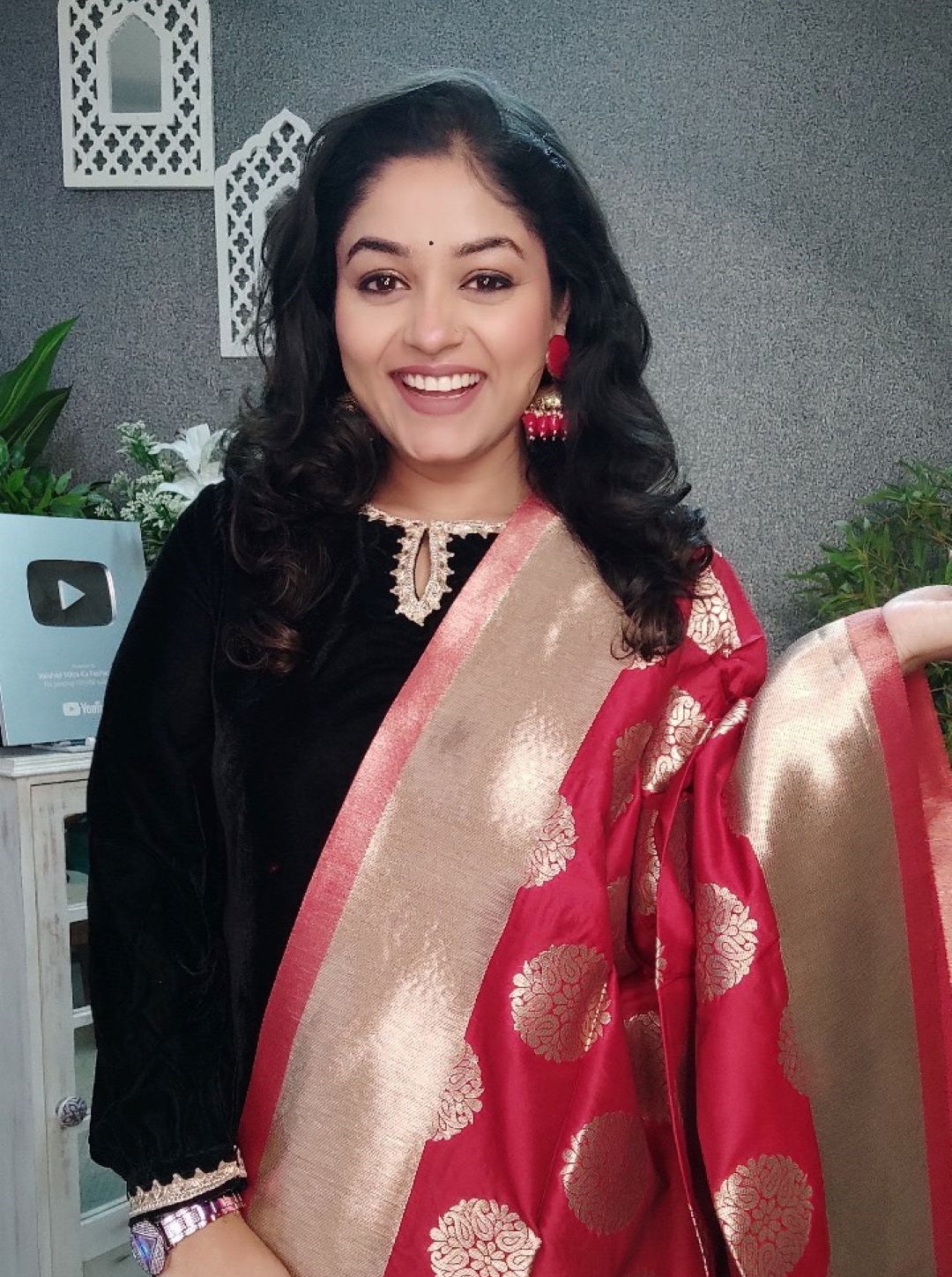 Maroon Brocade Dupatta - Elganza
