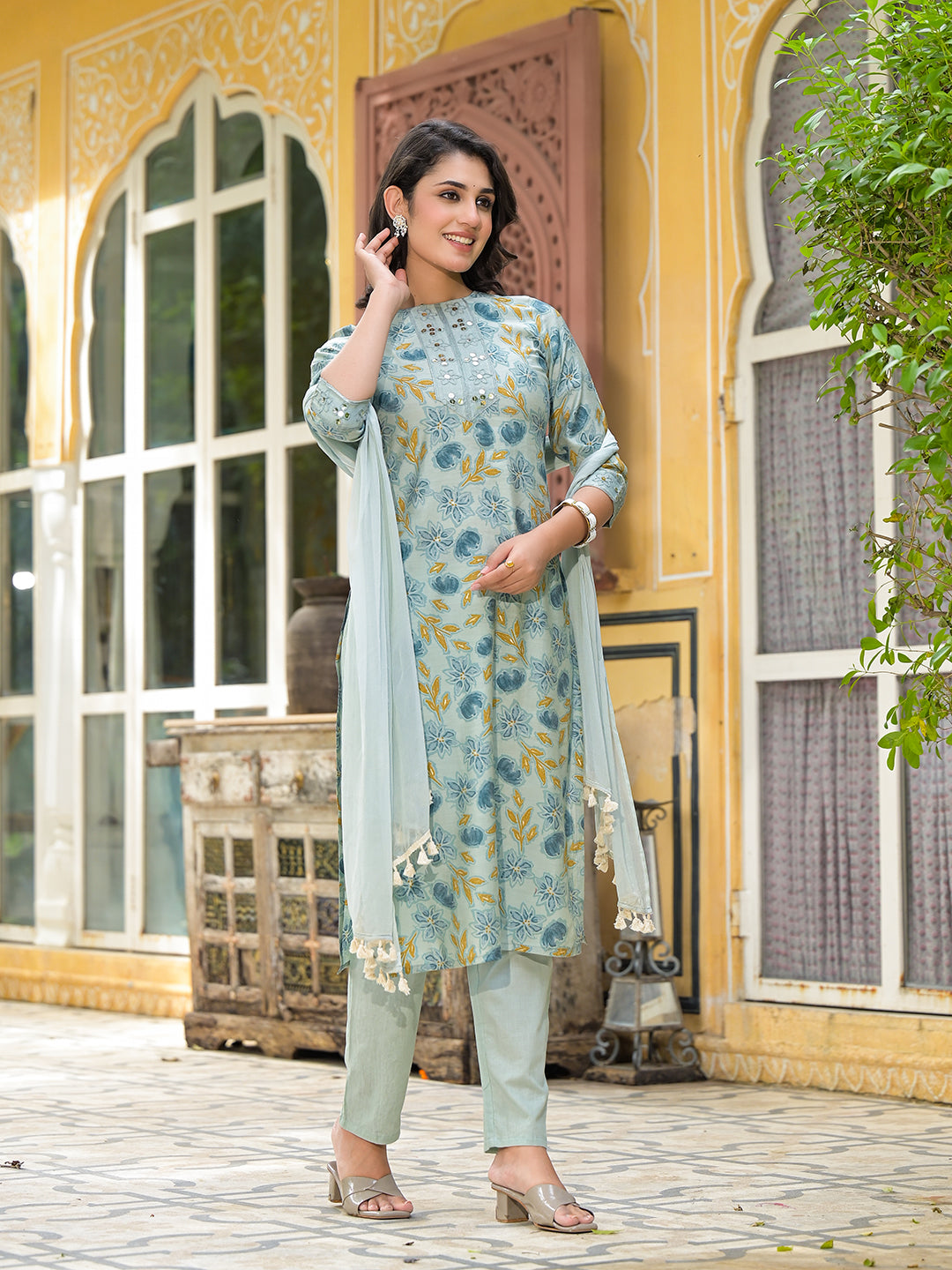 Dusty Blue Floral Kurta Set With Dupatta - Elganza