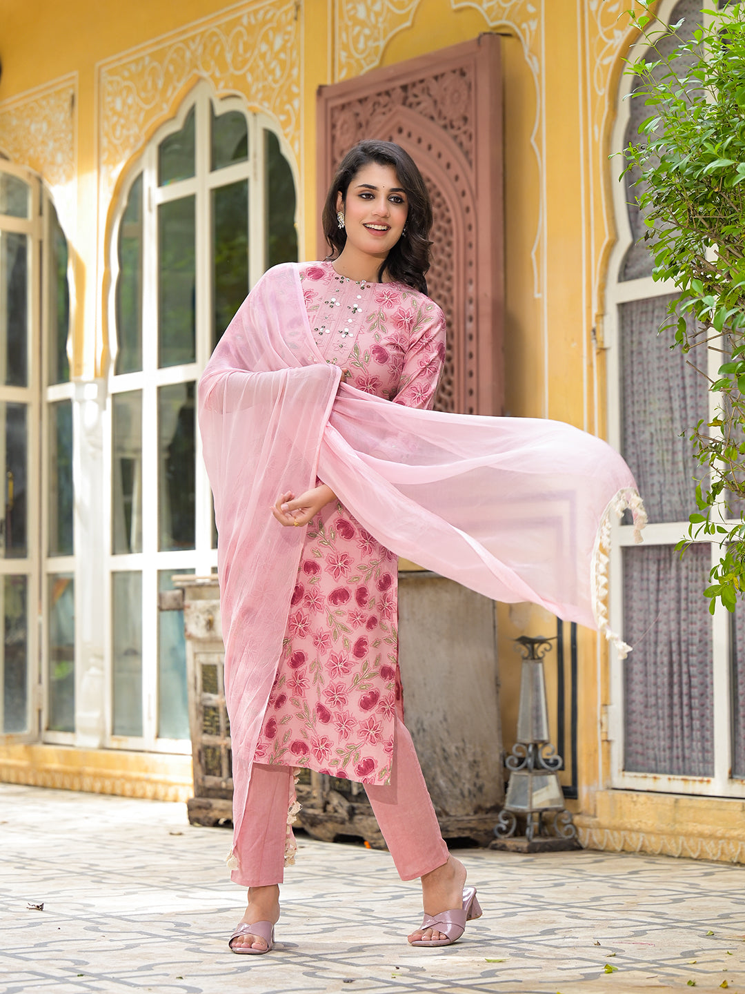 Blush Pink Floral Kurta Set With Dupatta - Elganza