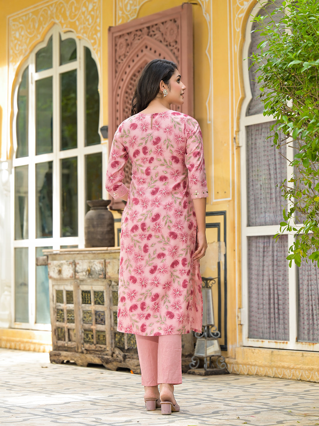 Blush Pink Floral Kurta Set With Dupatta - Elganza