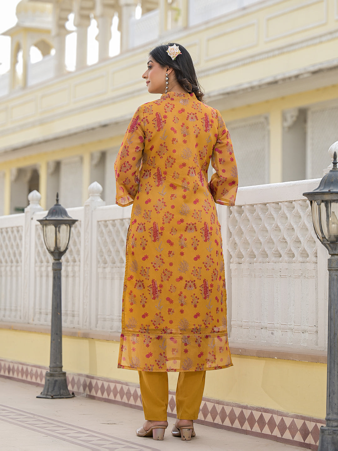 Mustrad Chanderi Kurta Set With Organza Dupatta - Elganza