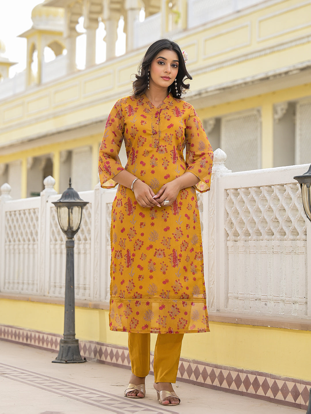 Mustrad Chanderi Kurta Set With Organza Dupatta - Elganza