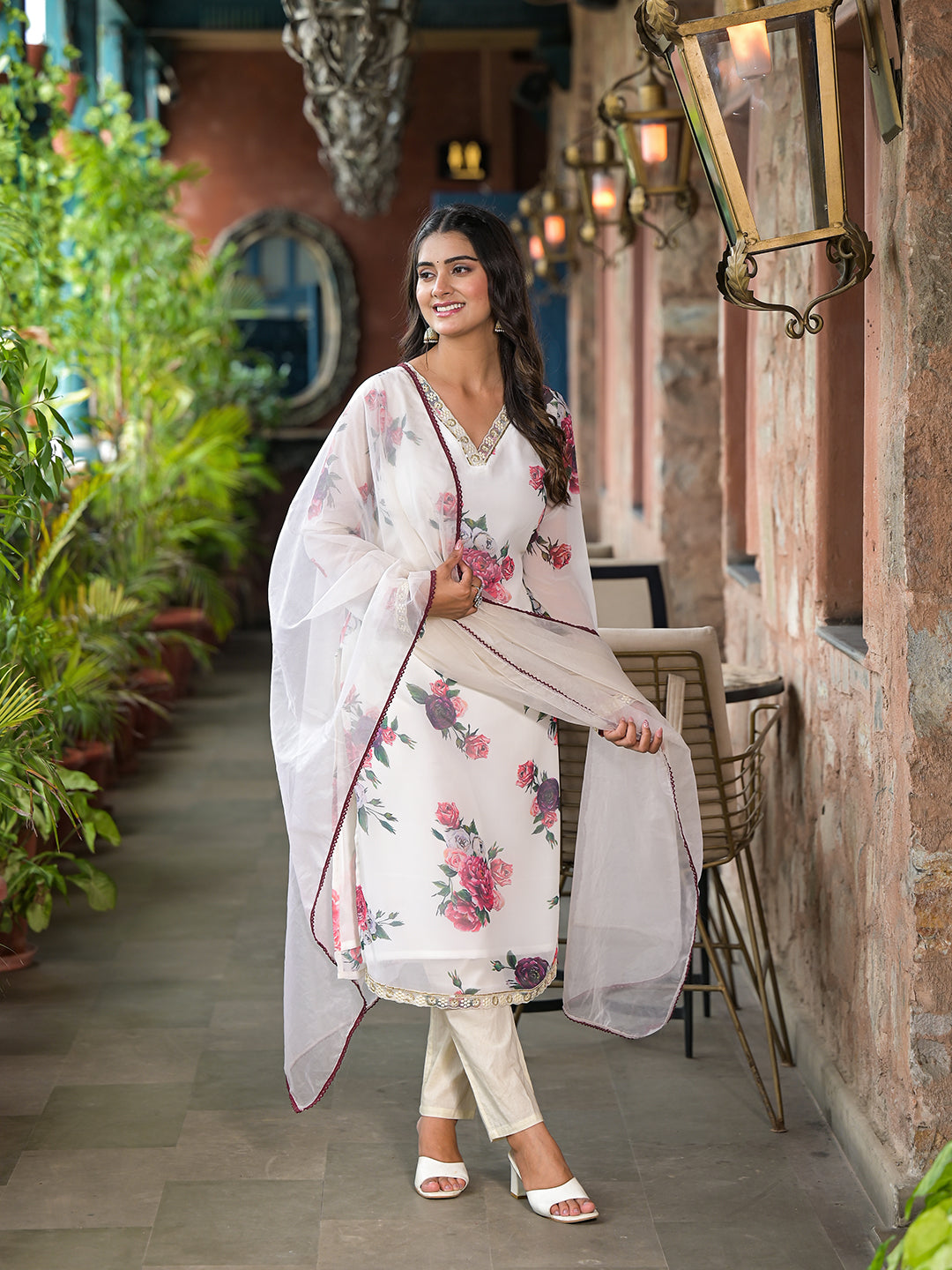 Cream Floral print Kurta Set with Dupatta - Elganza