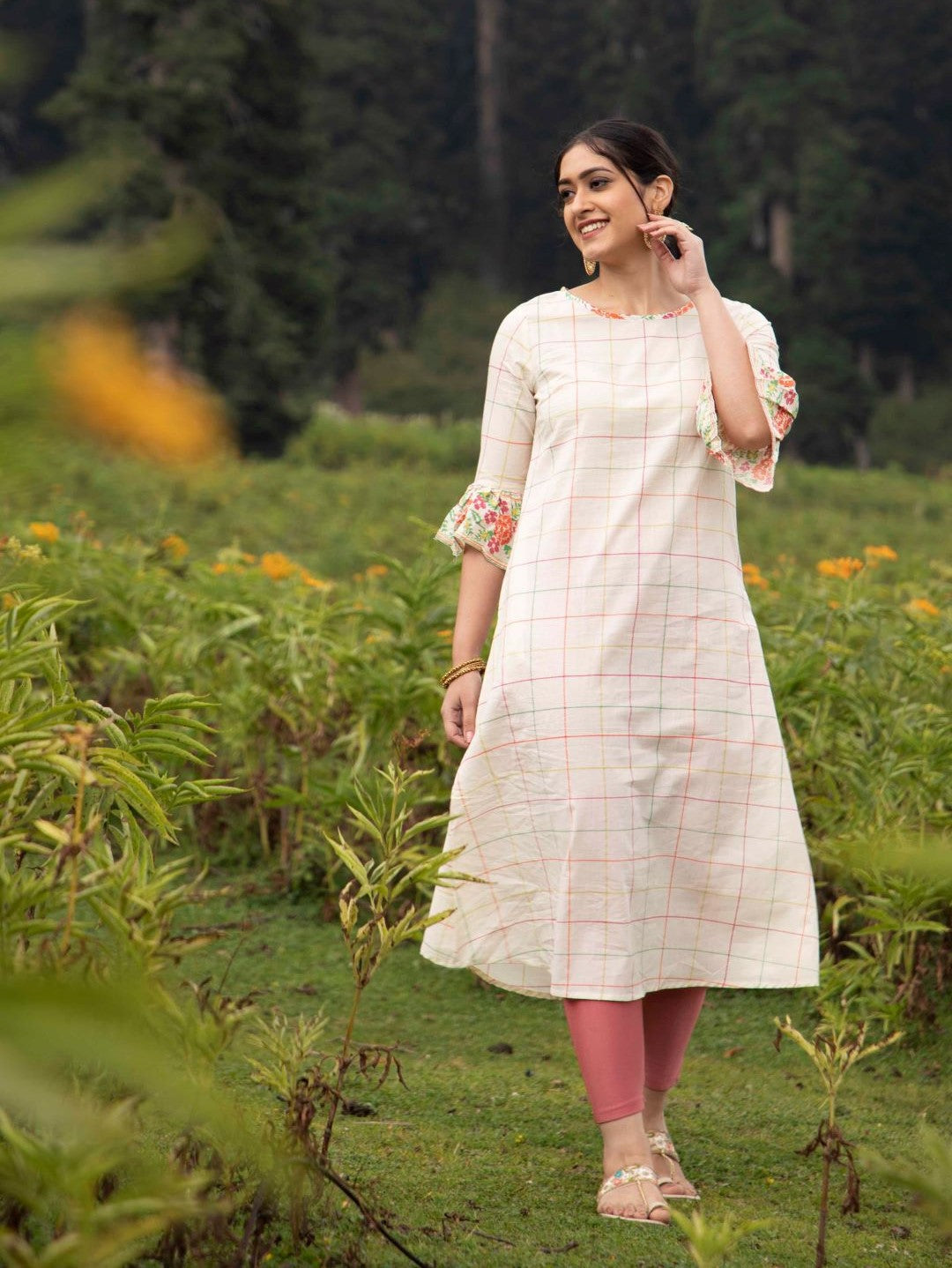 White Checked A-Line Kurta With Ruffle Sleeve - Elganza