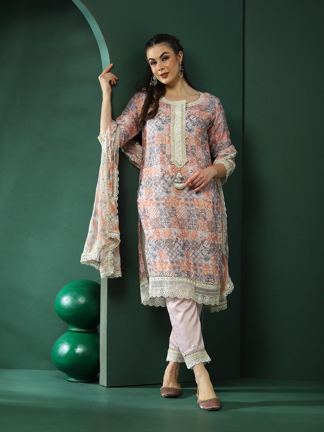Cream Schiffli Pakistani Kurta Pant With Dupatta - Elganza