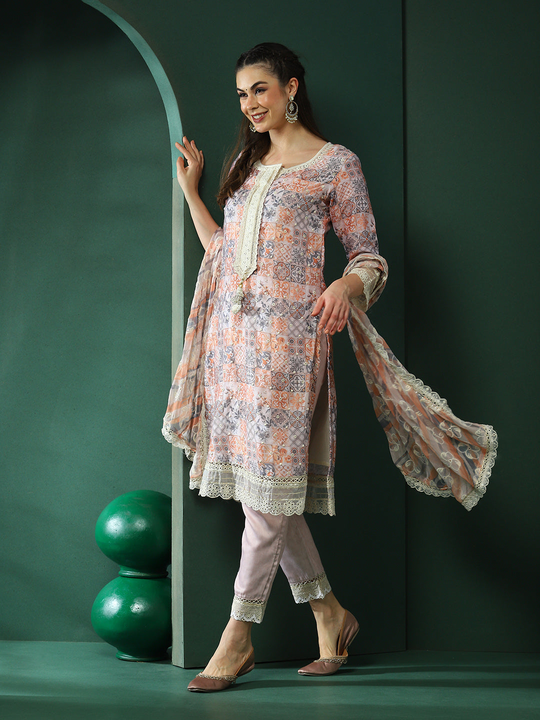 Cream Schiffli Pakistani Kurta Pant With Dupatta - Elganza
