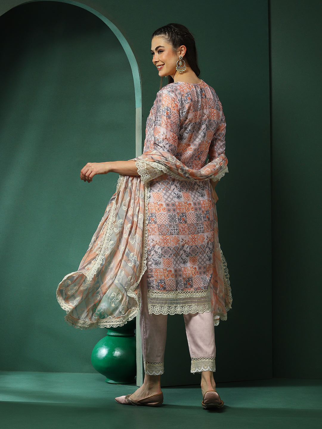 Cream Schiffli Pakistani Kurta Pant With Dupatta - Elganza