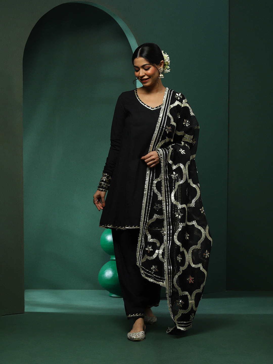 Black Pakistani Kurta Salwar With Embellished Dupatta - Elganza