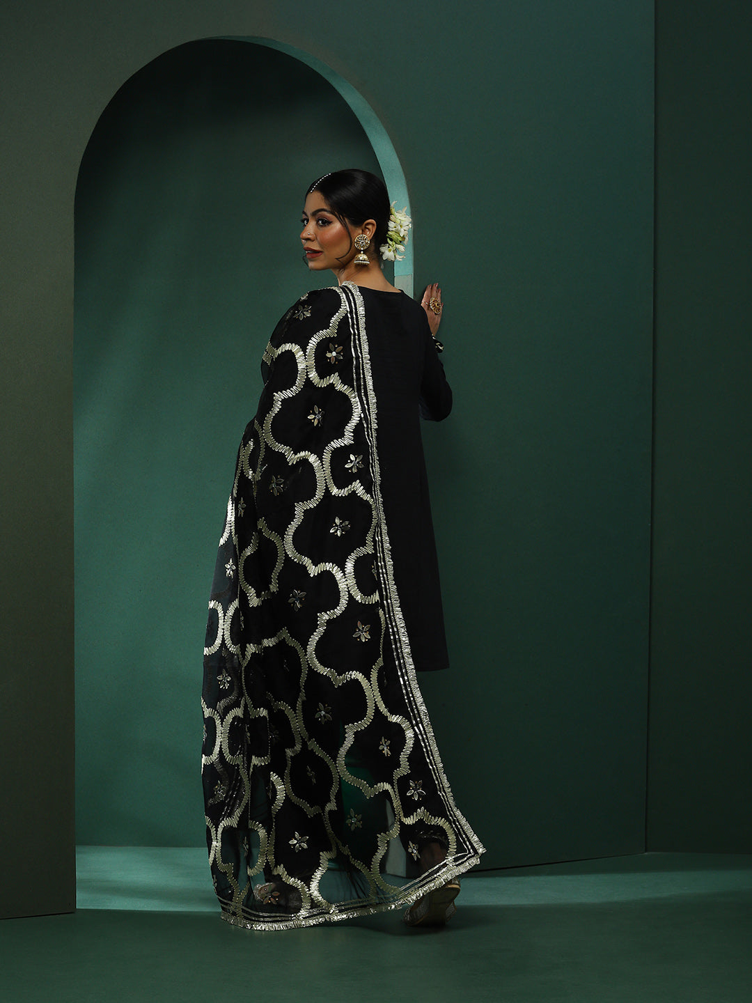 Black Pakistani Kurta Salwar With Embellished Dupatta - Elganza