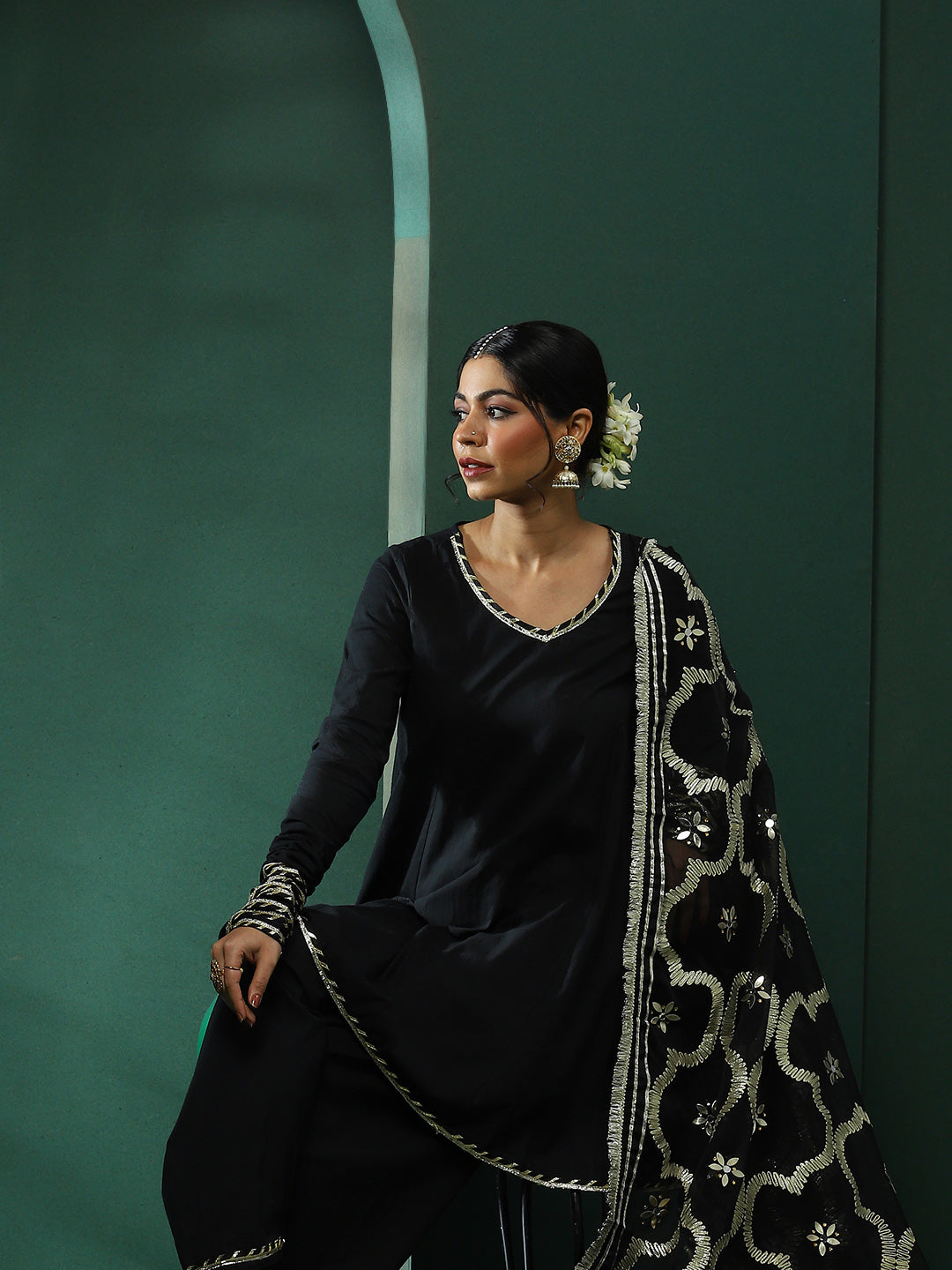 Black Pakistani Kurta Salwar With Embellished Dupatta - Elganza