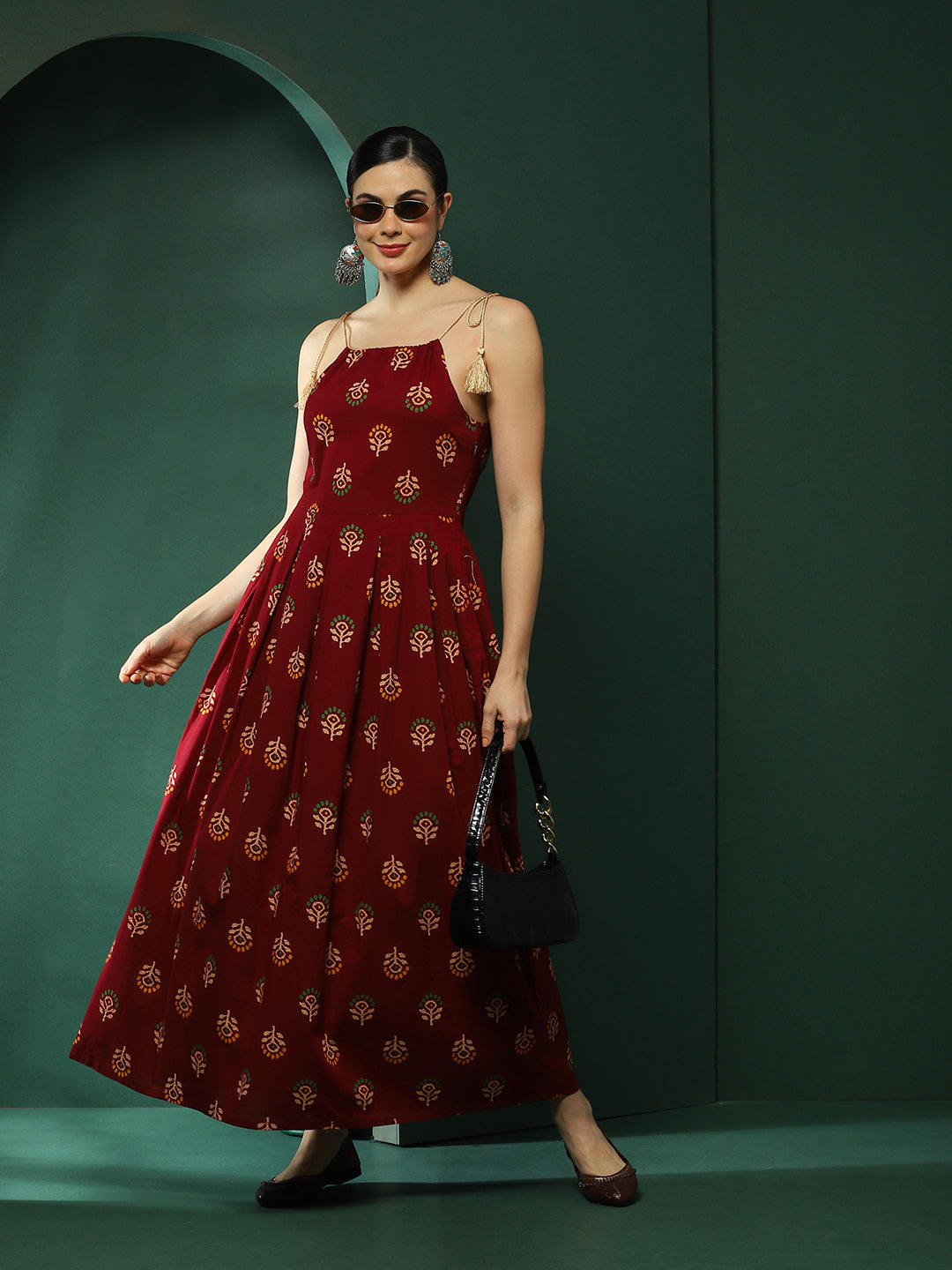 Maroon Floral Print Box Pleated Maxi Dress - Elganza
