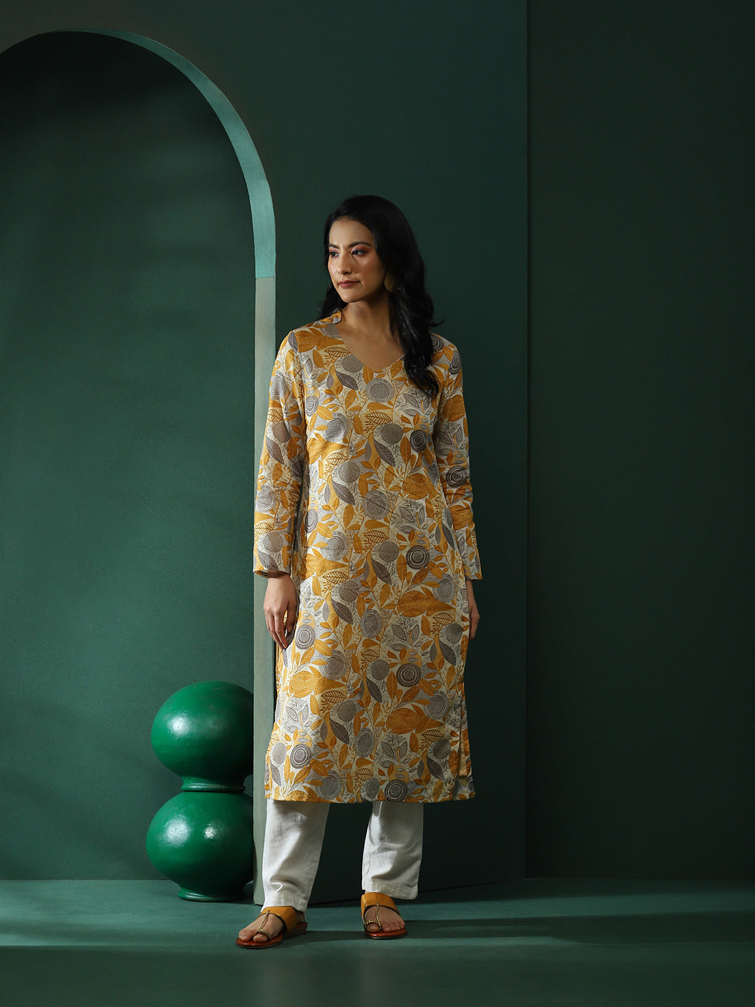 Cream Ethnic Motifs Kurta - Elganza