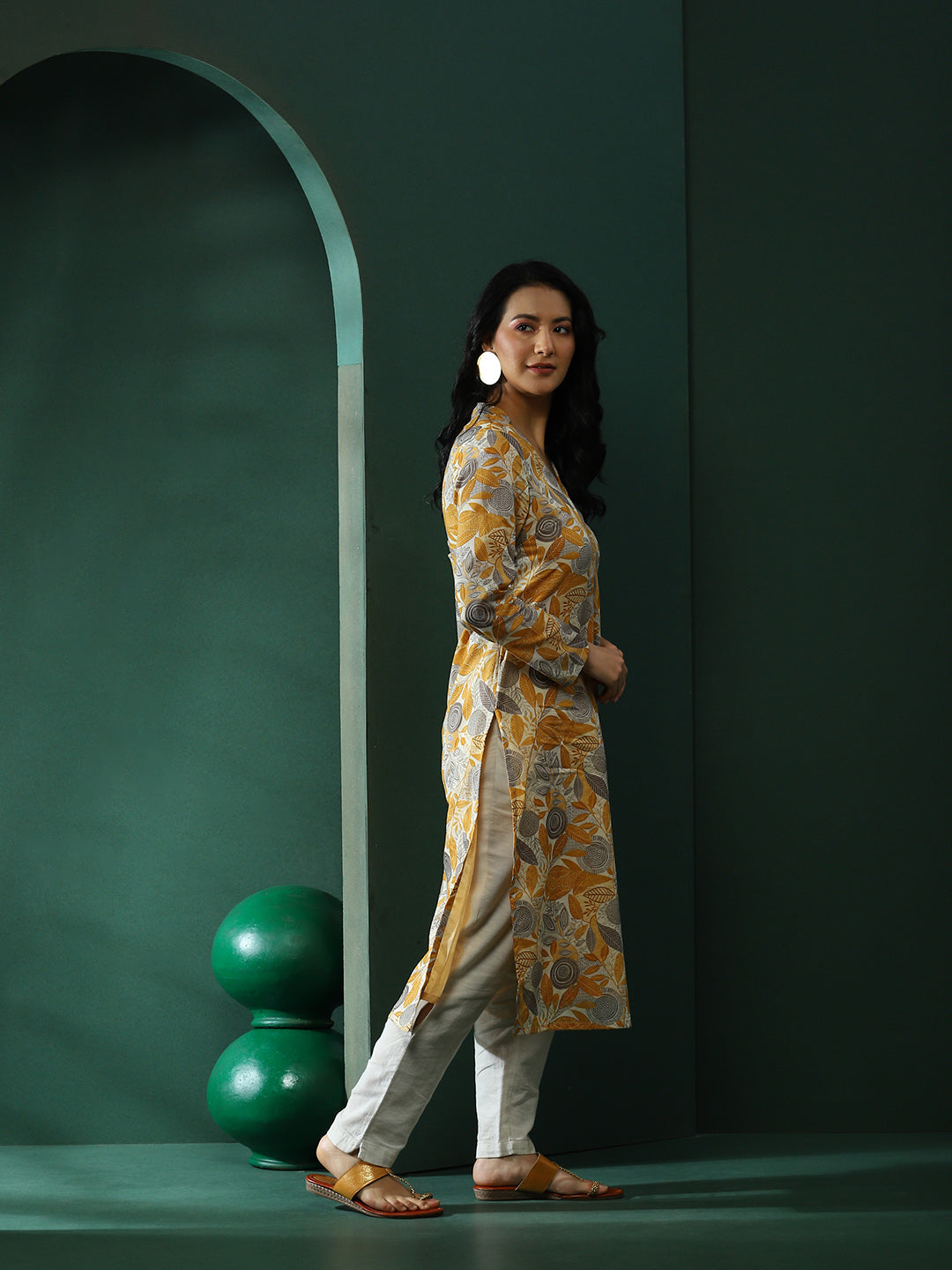 Cream Ethnic Motifs Kurta - Elganza