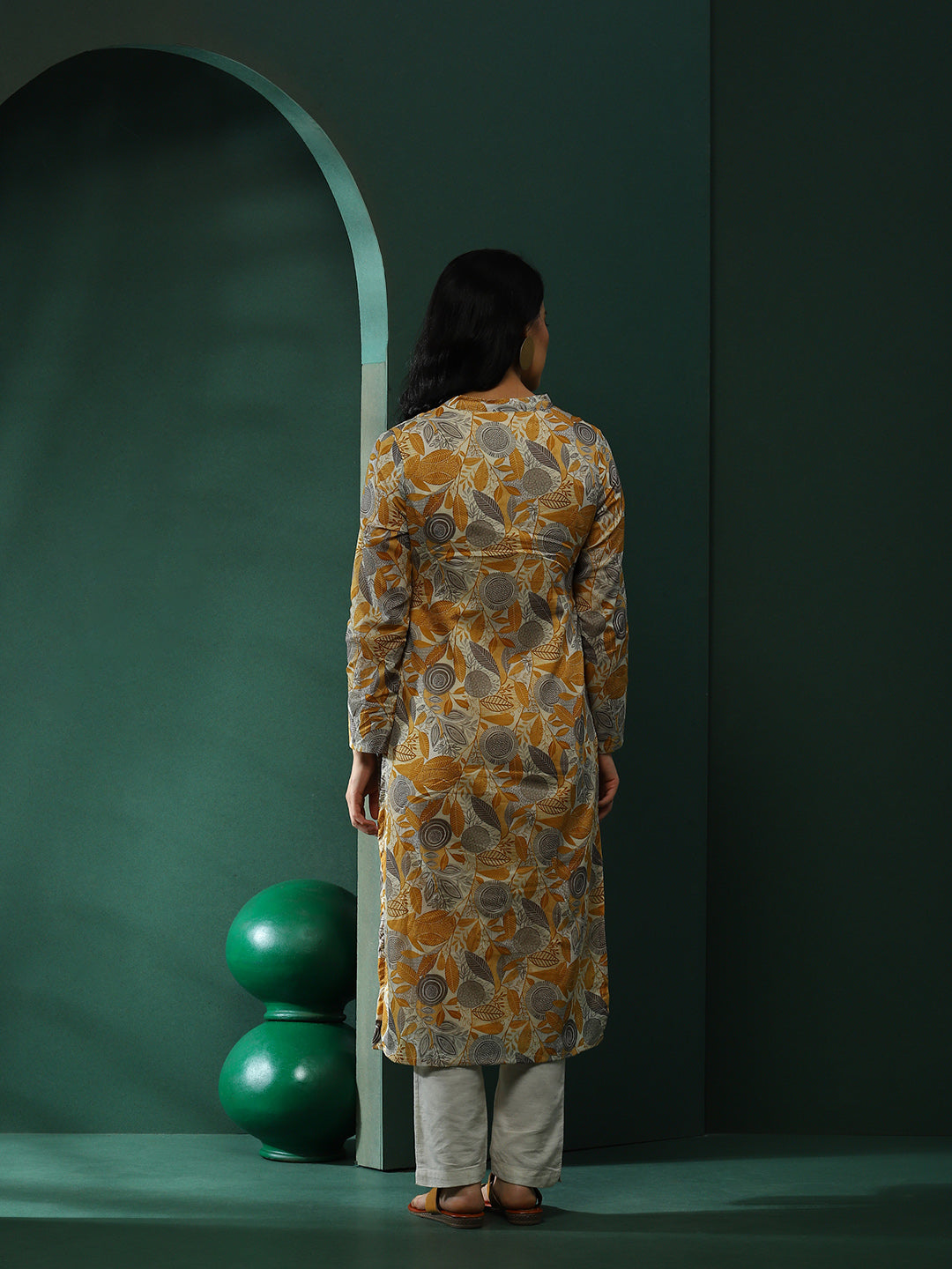 Cream Ethnic Motifs Kurta - Elganza