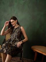 Black Box Pleated Dress - Elganza