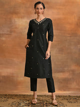 Black Embriorded Kurta With Pant - Elganza