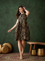 Black Box Pleated Dress - Elganza
