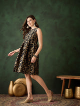 Black Box Pleated Dress - Elganza