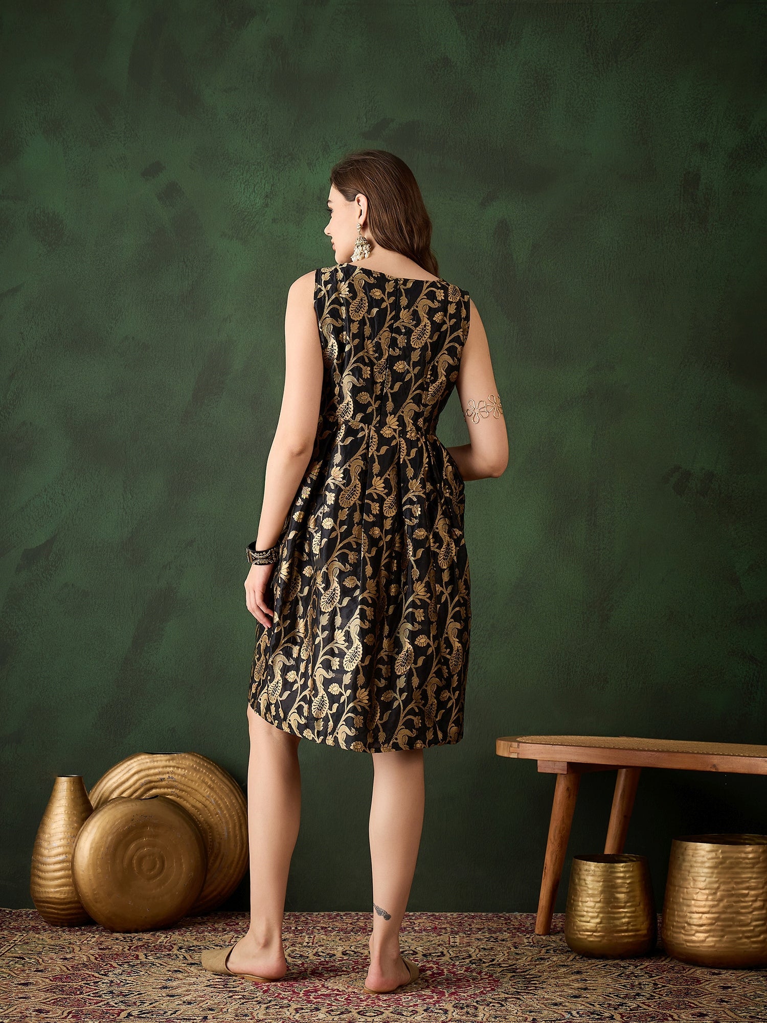 Black Box Pleated Dress - Elganza