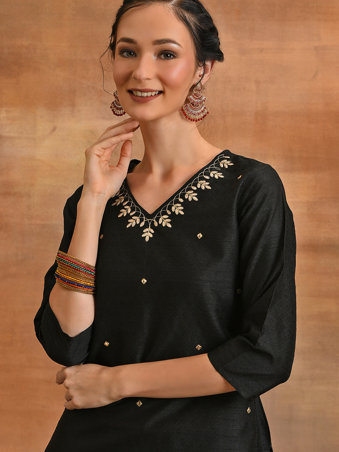 Black Embriorded Kurta With Pant - Elganza