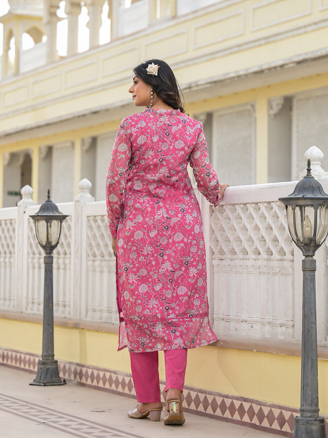 Pink And White Chanderi Kurta Set With Printed Organza Dupatta - Elganza