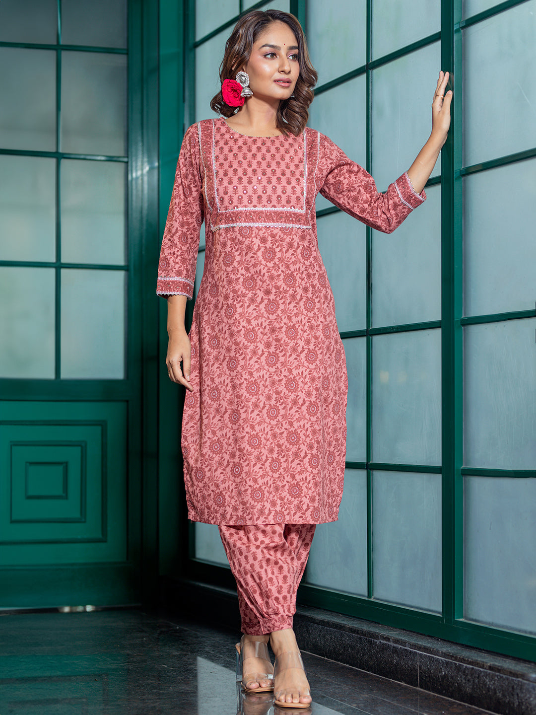 Pink Ethnic Motif Embroidered Kurta Set with Afgani Pant - Elganza