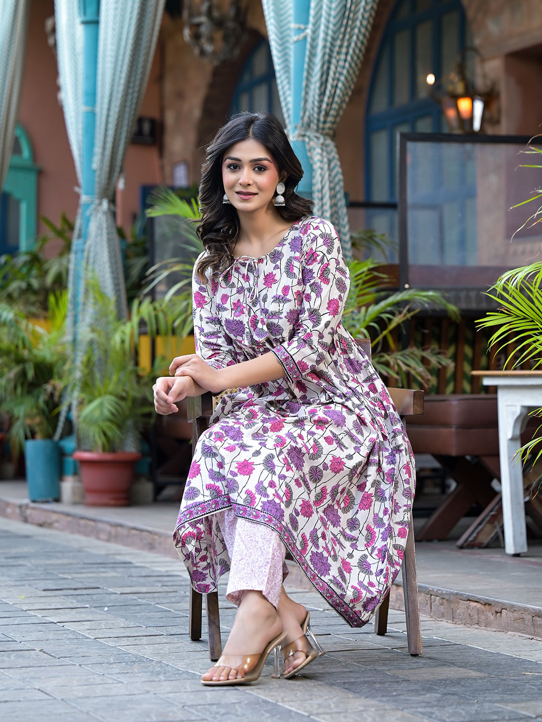 Off-White A-Line Kurta set with Soft pick Floral Print - Elganza