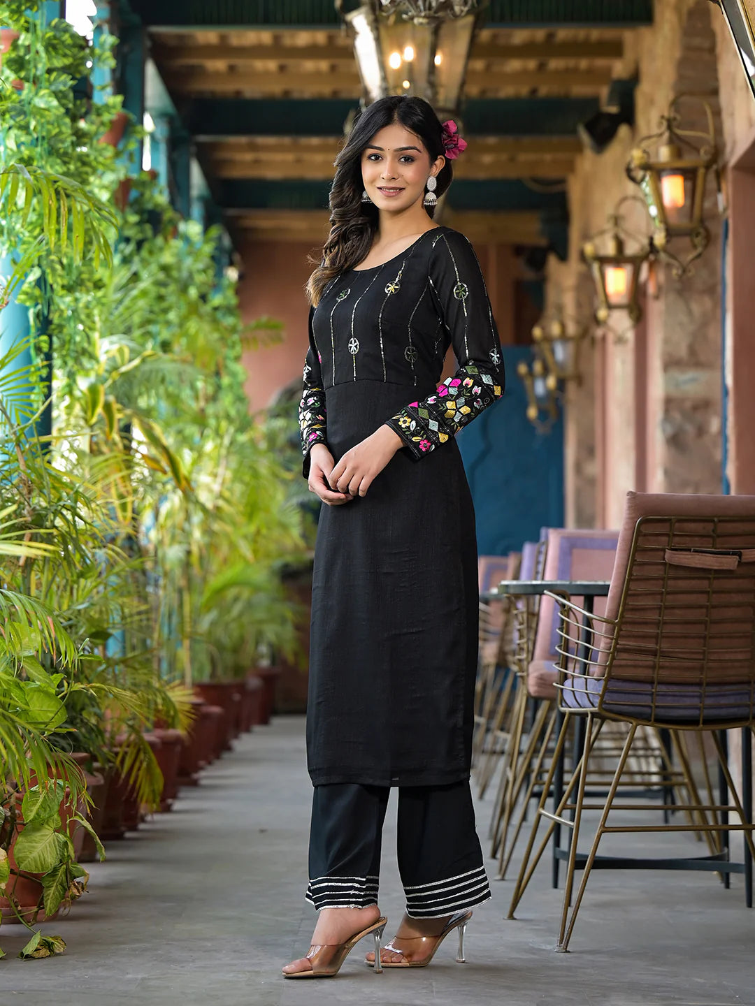 Elegant Black Floral Embroidered Straight Kurta