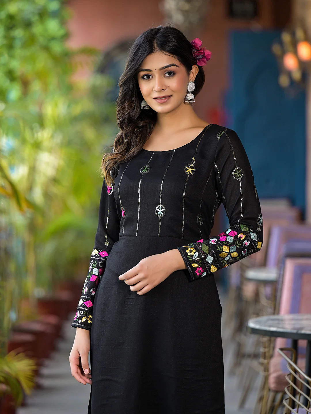 Elegant Black Floral Embroidered Straight Kurta