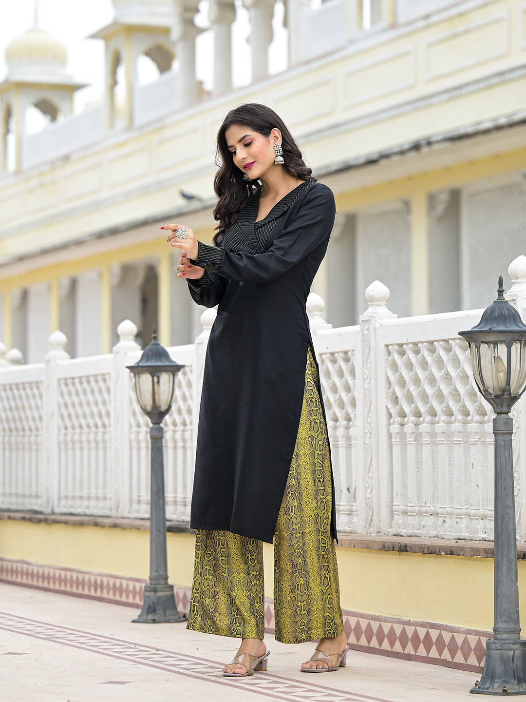 Black & Lime Snake Print Kurta Set - Elganza