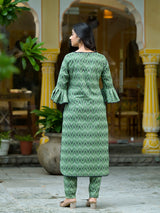 Green Ikat printed Kurta Set - Elganza