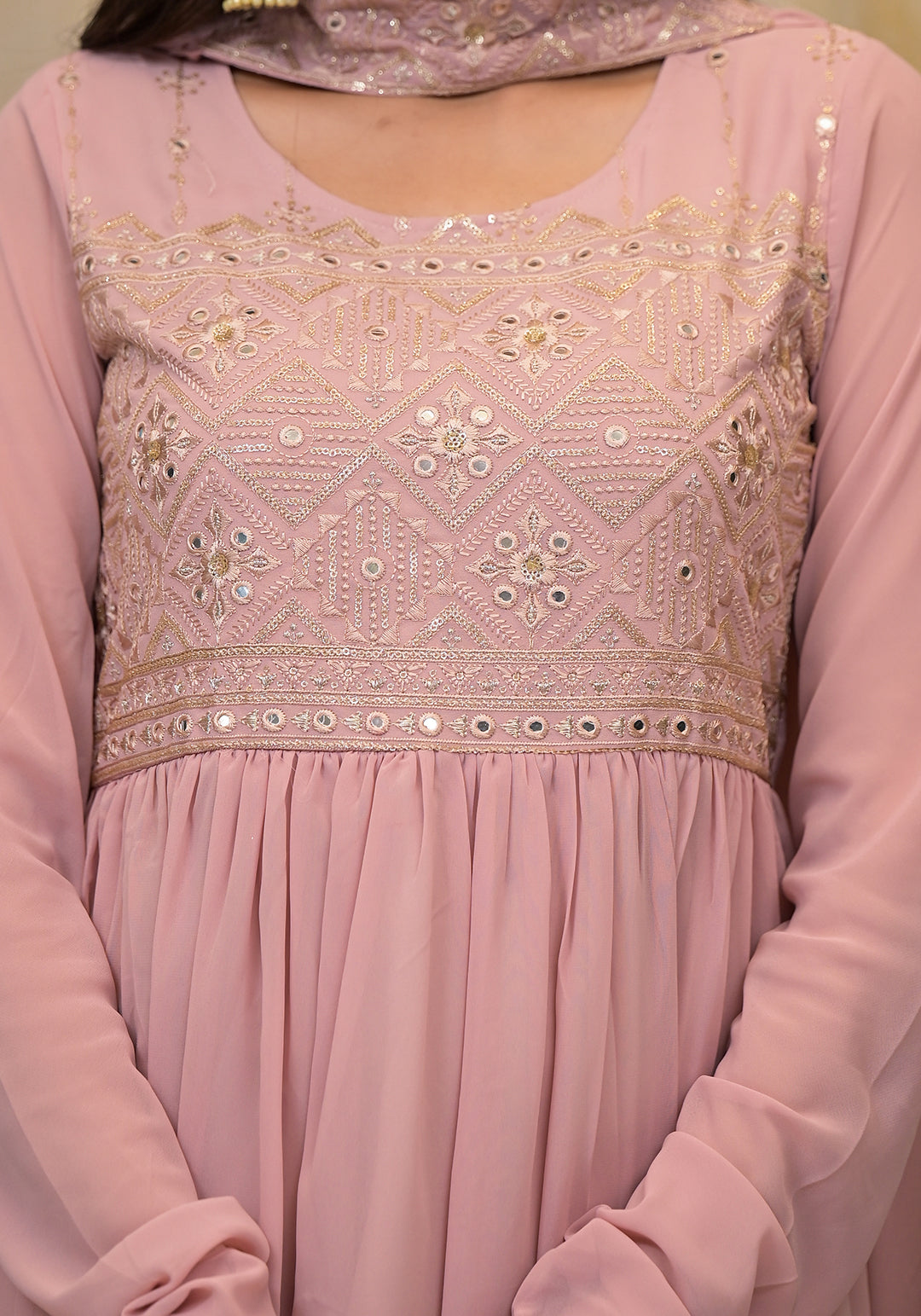 Powder Pink sequinned Nyra Cut Kurta Set - Elganza