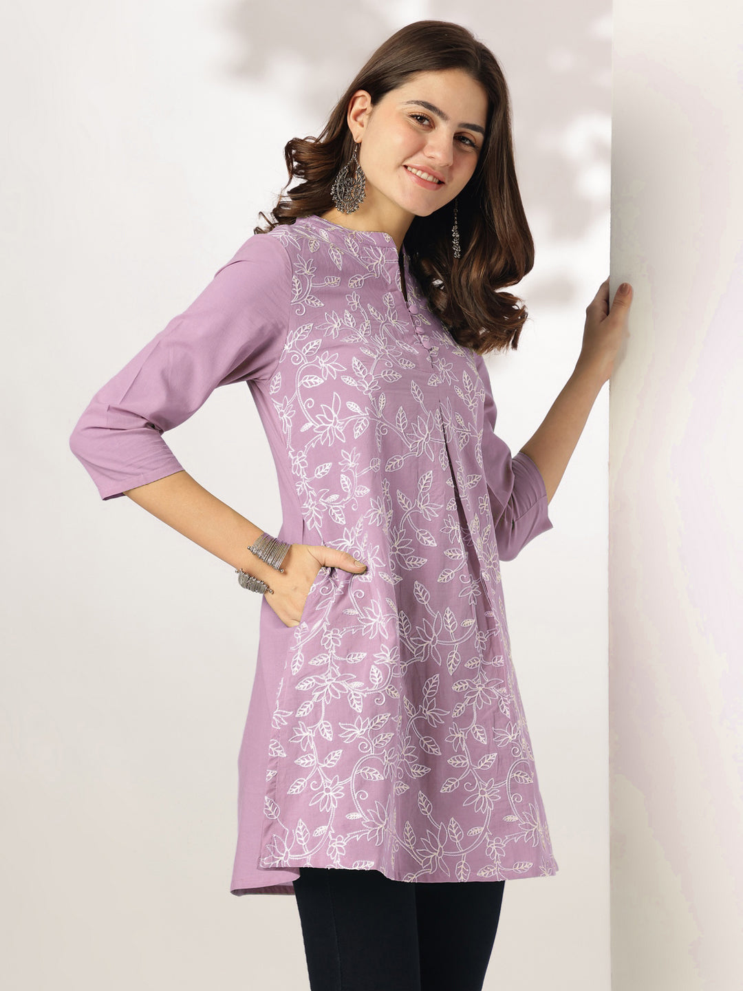 Women's Lavender Pure Cotton Chikankari Embroidered Straight Tunic
