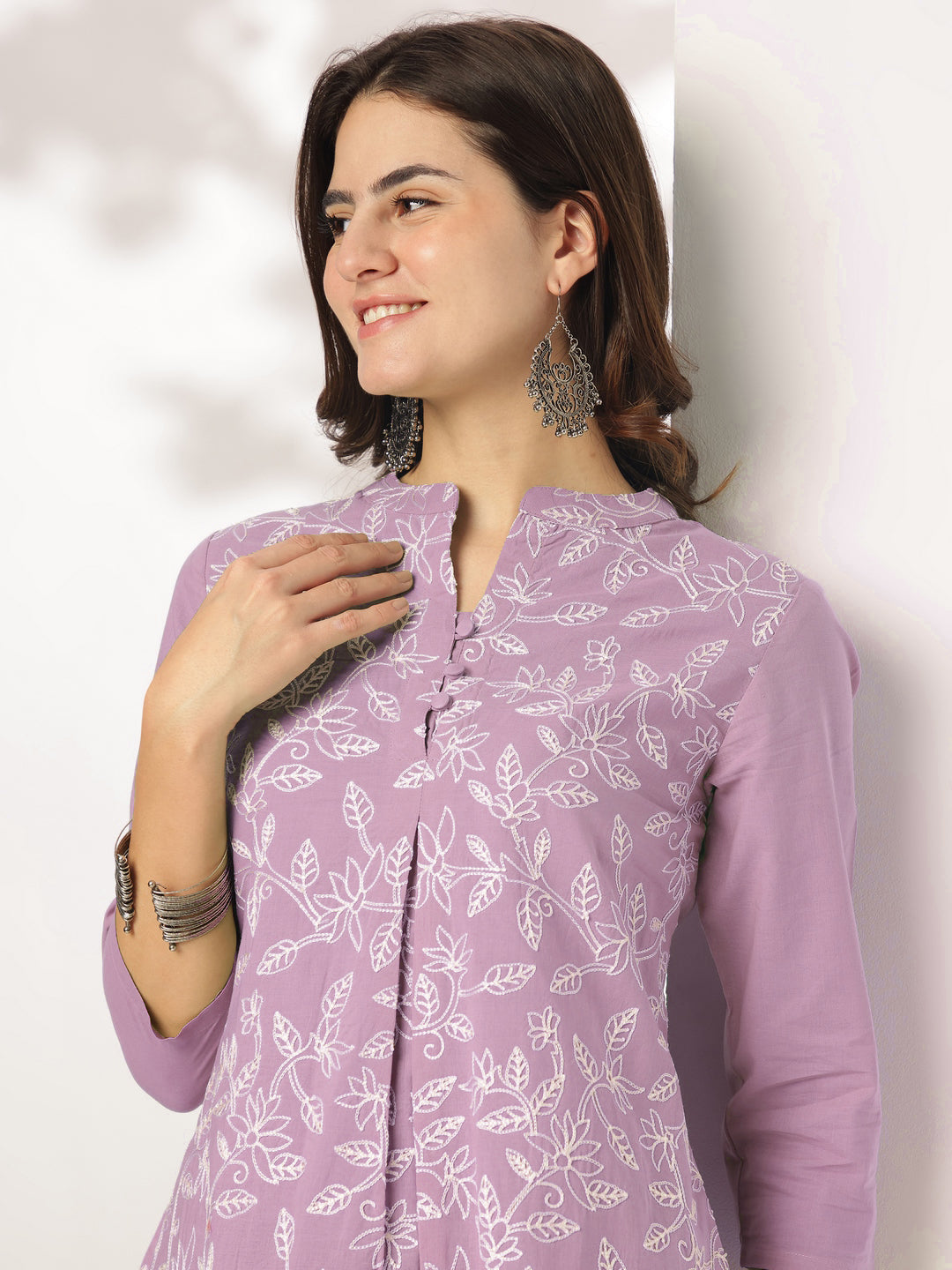 Women's Lavender Pure Cotton Chikankari Embroidered Straight Tunic