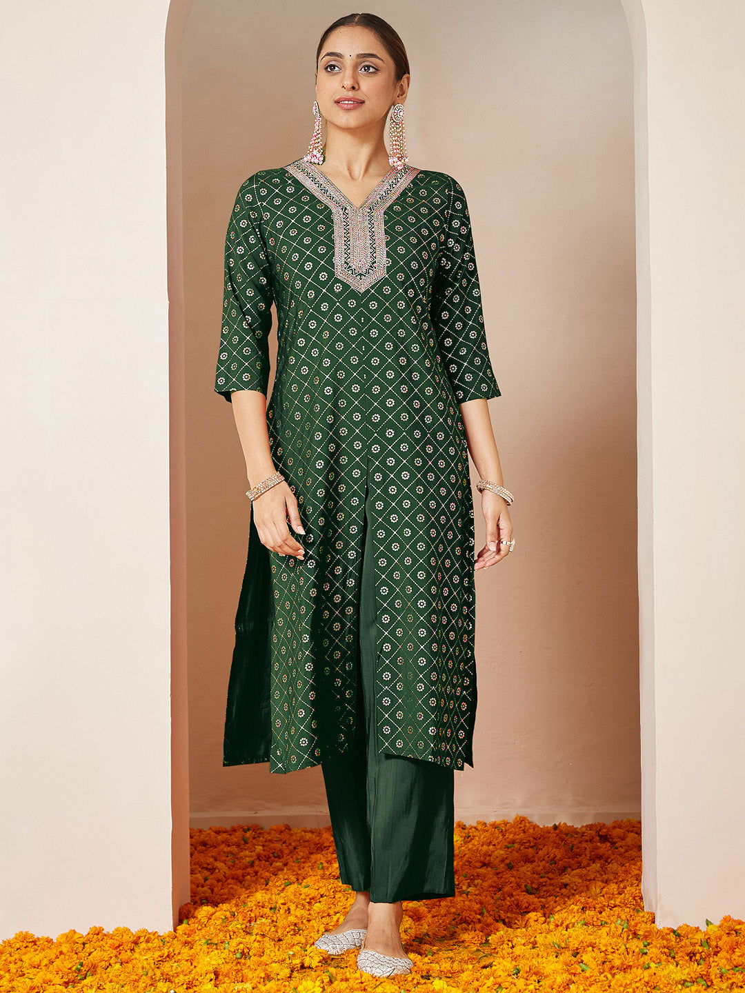 Women's Dark Green Silk Blend Yoke Embroidered Straight Front-slit Kurta Pant Set