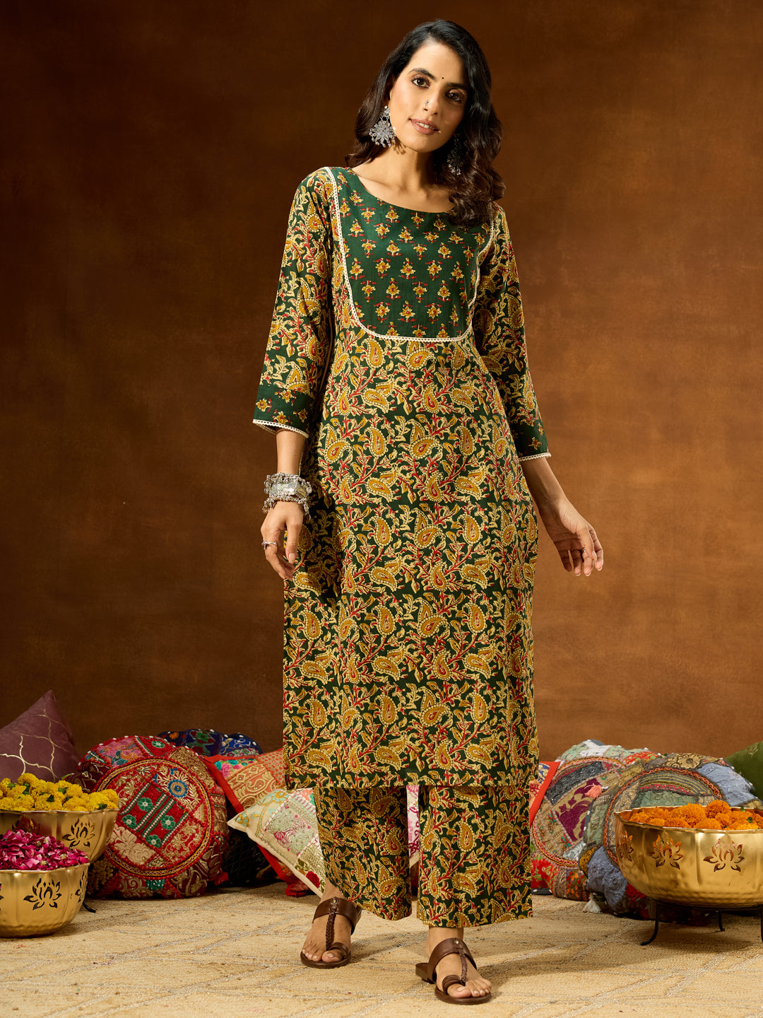 Women's Green Pure Cotton Paisley Printed Straight Kurta Pant Set