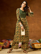 Women's Green Pure Cotton Paisley Printed Straight Kurta Pant Set