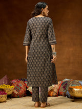 Women's Black Pure Cotton Ethnic Motifs Printed Straight Kurta Pant Set