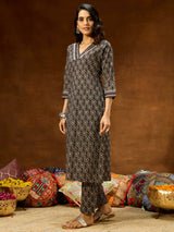 Women's Black Pure Cotton Ethnic Motifs Printed Straight Kurta Pant Set