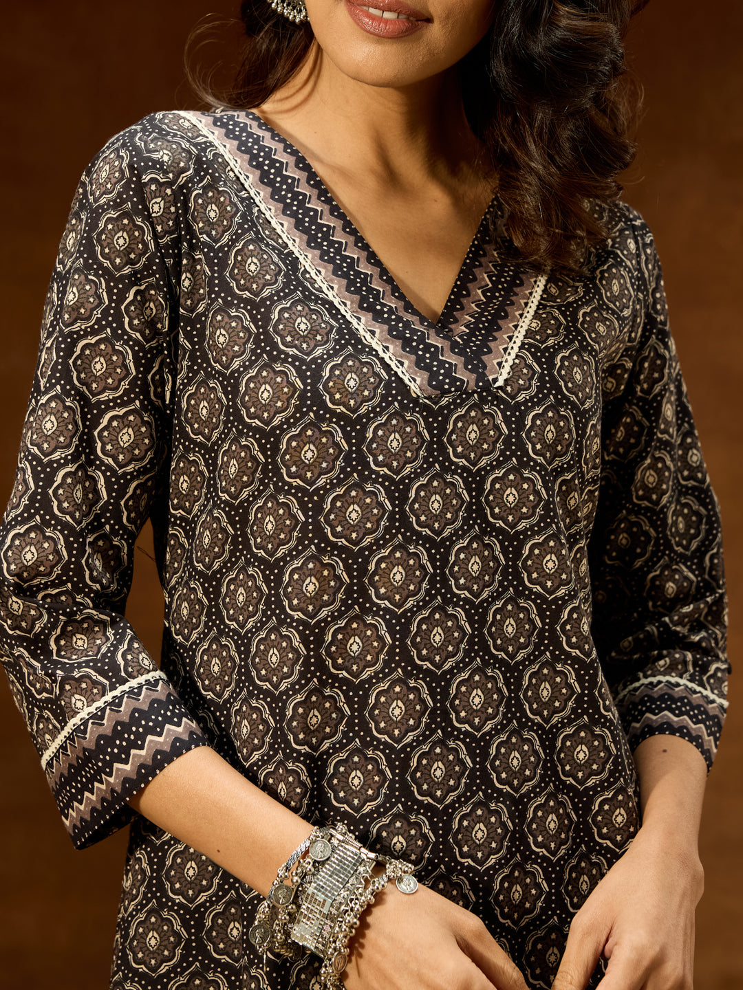 Women's Black Pure Cotton Ethnic Motifs Printed Straight Kurta Pant Set