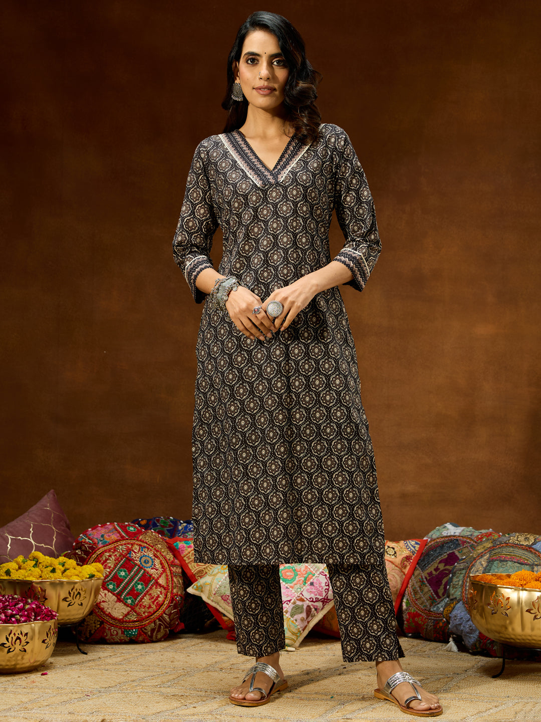 Women's Black Pure Cotton Ethnic Motifs Printed Straight Kurta Pant Set