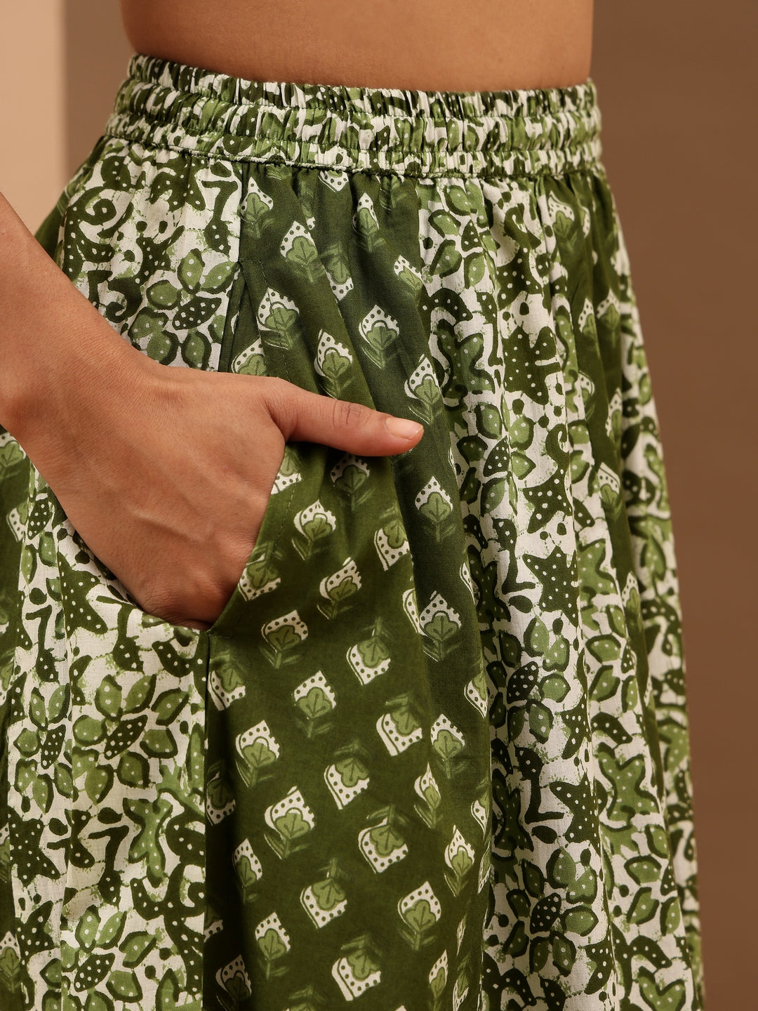 Women's Green Pure Cotton Ethnic Motifs Printed Flared Skirt