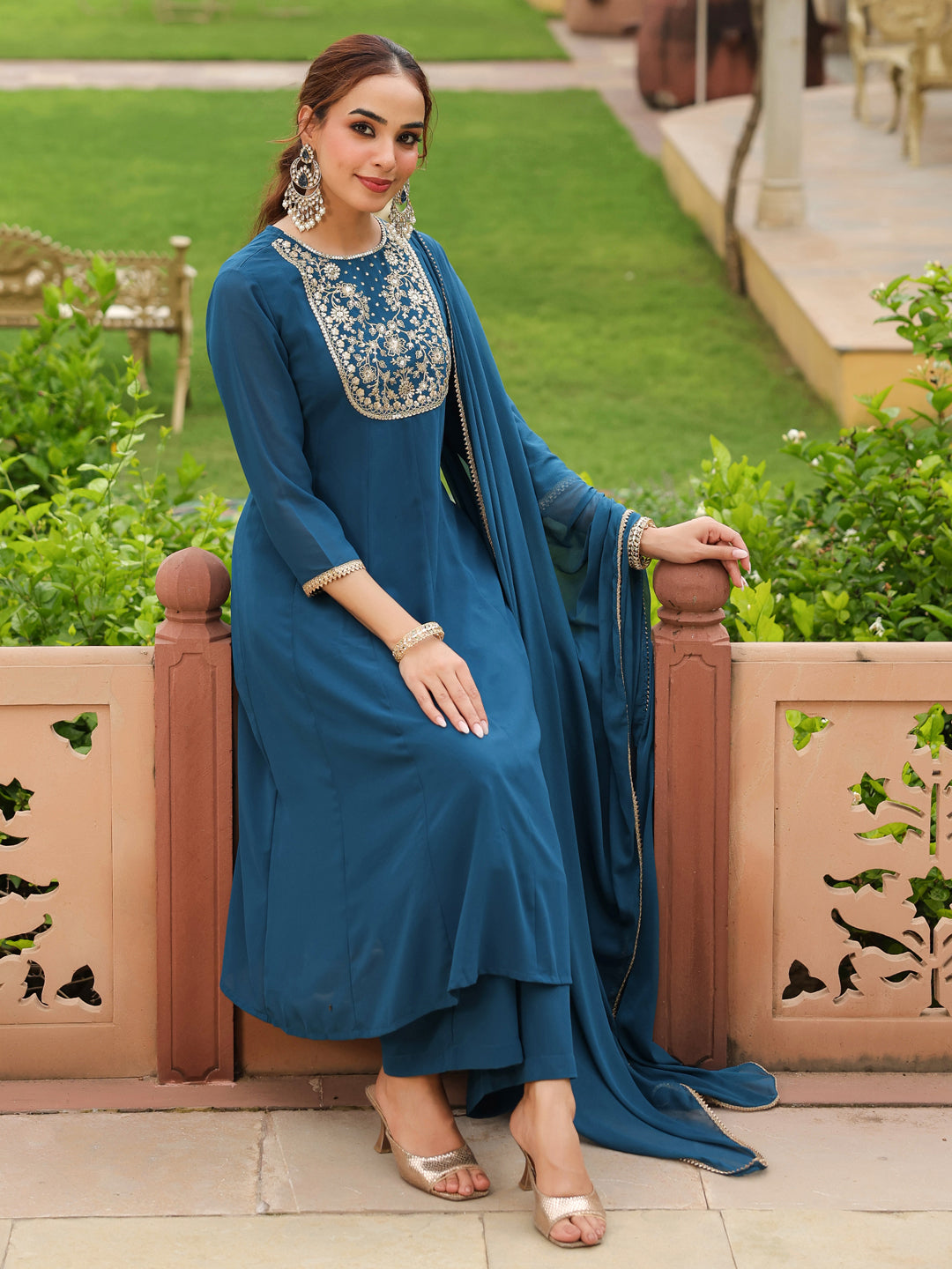 Women's Teal Georgette Zari Yoke Embroidered Anarkali Kurta Set With Dupatta