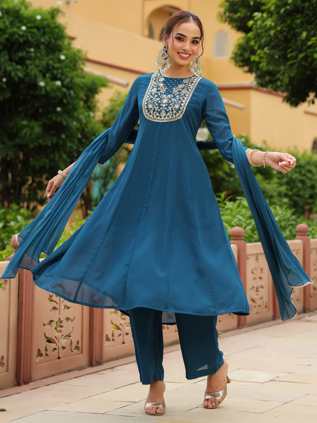 Women's Teal Georgette Zari Yoke Embroidered Anarkali Kurta Set With Dupatta