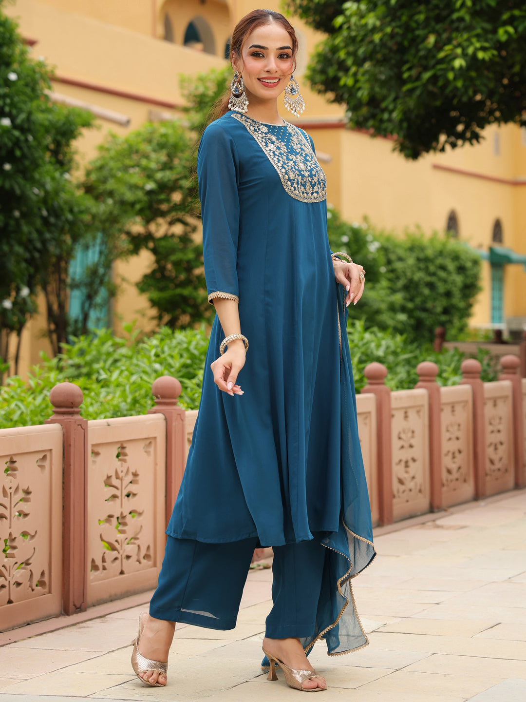 Women's Teal Georgette Zari Yoke Embroidered Anarkali Kurta Set With Dupatta