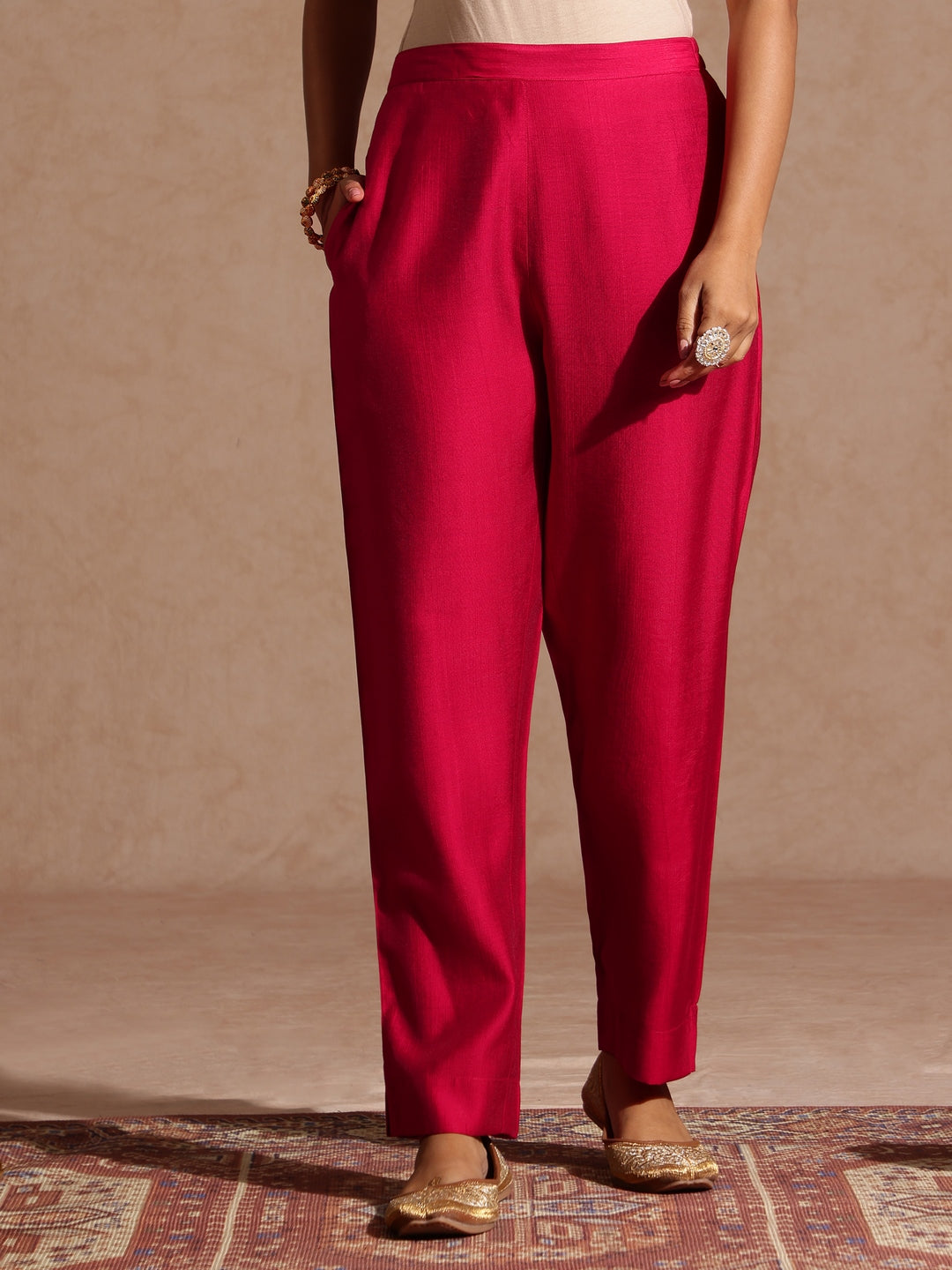 Women's Pink Silk Blend Zari Yoke Embroidered Straight Kurta Set