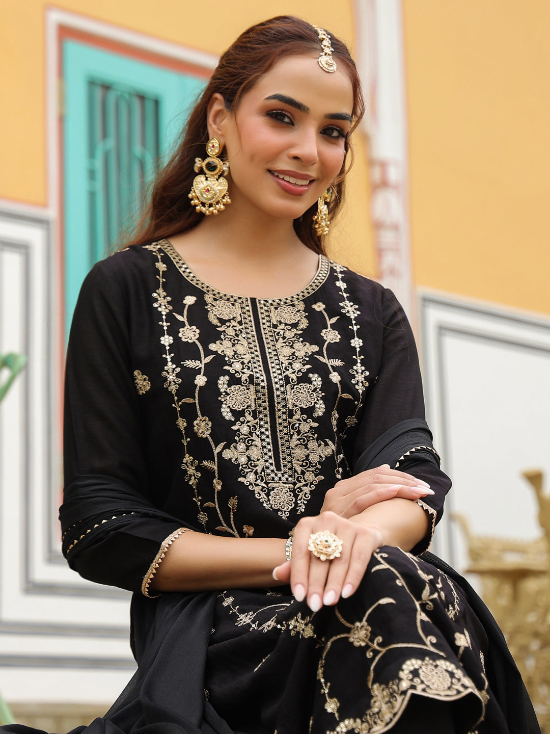 Women's Black Silk Blend Zari Embroidered Straight Kurta Set