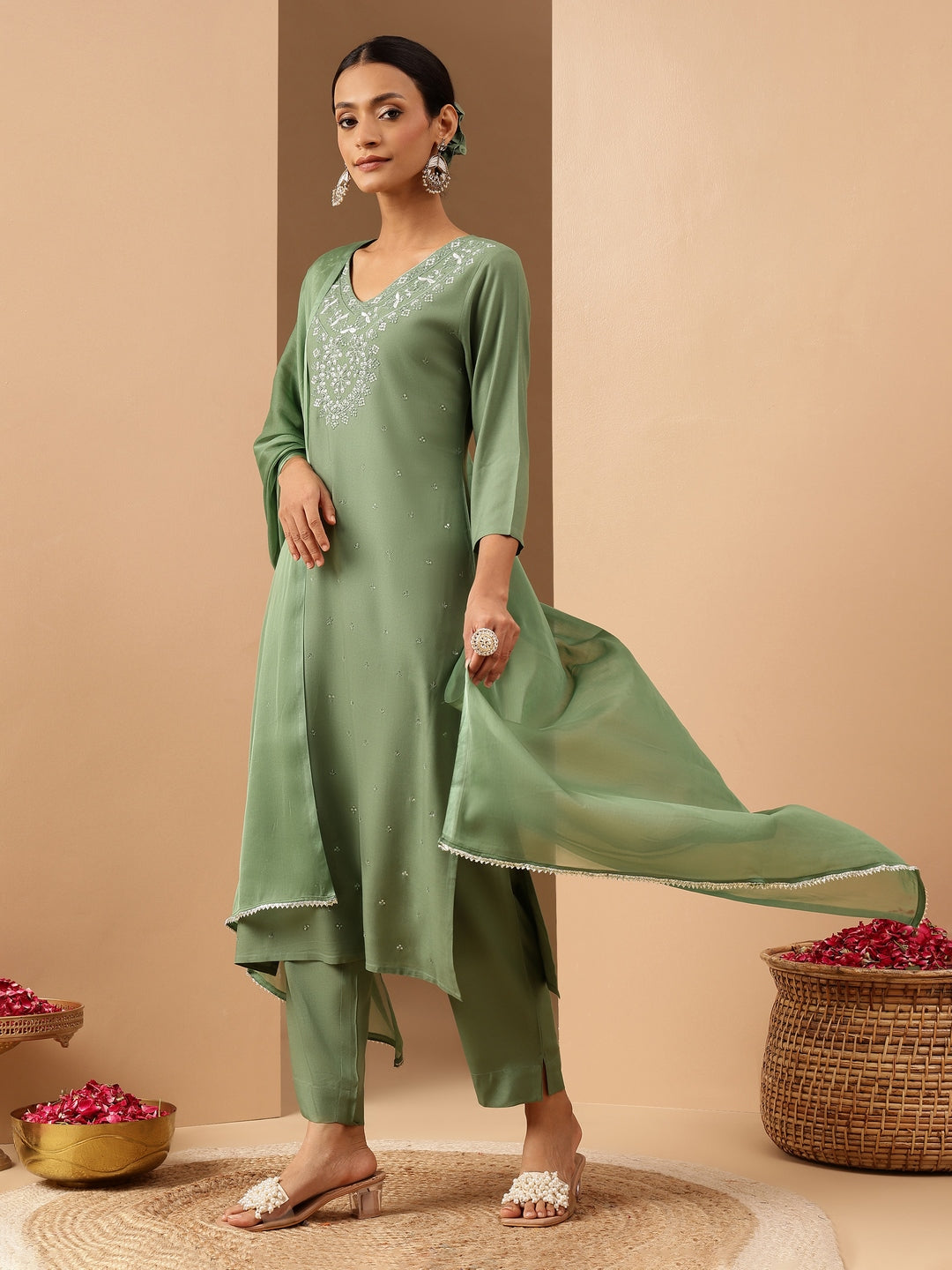 Women's Green Rayon Embroidery Straight Kurta Set