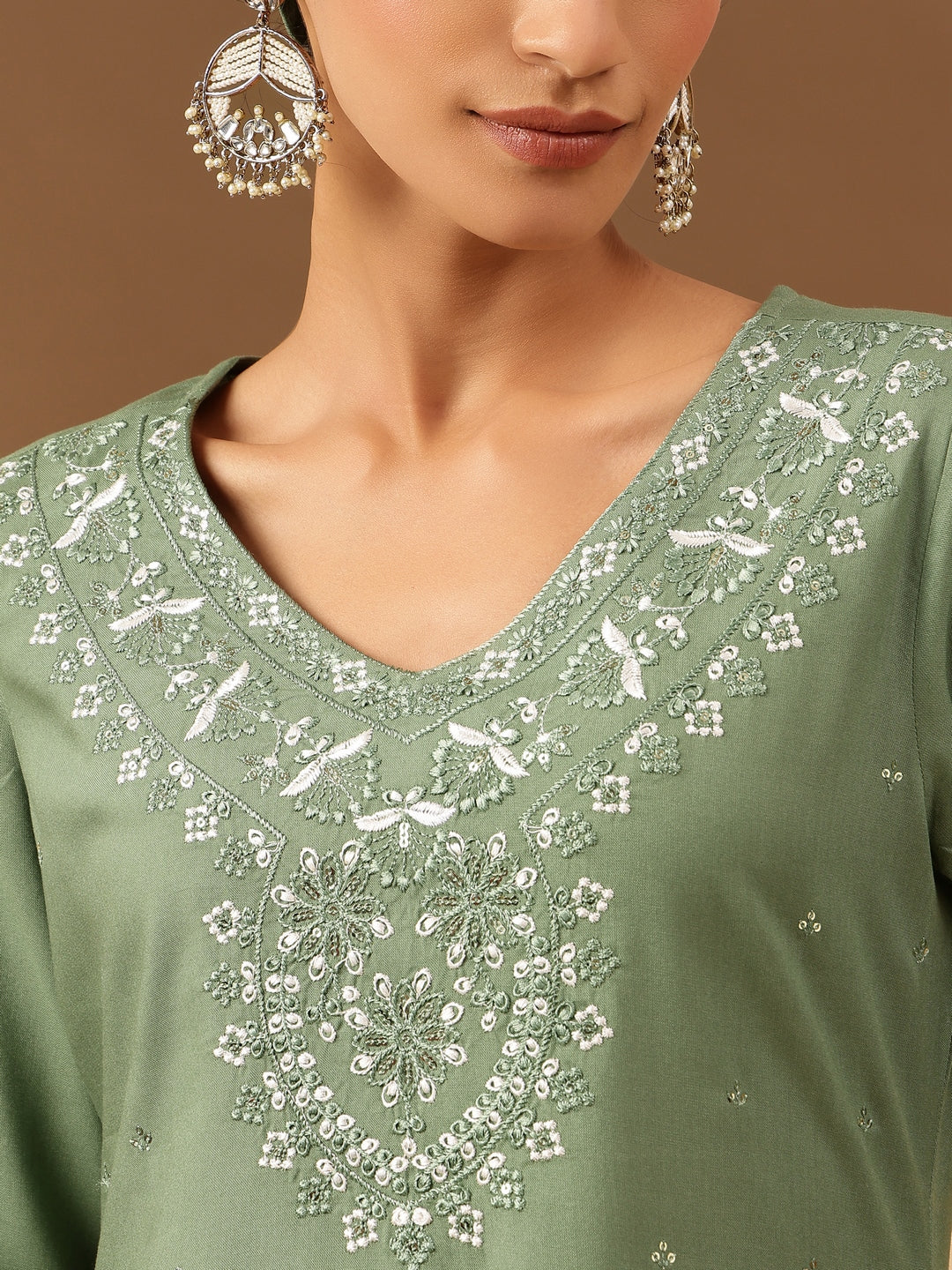 Women's Green Rayon Embroidery Straight Kurta Set